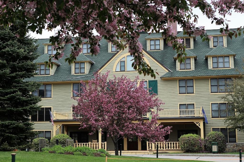 Golden Eagle Lodge Resort Waterville Valley Exterior photo