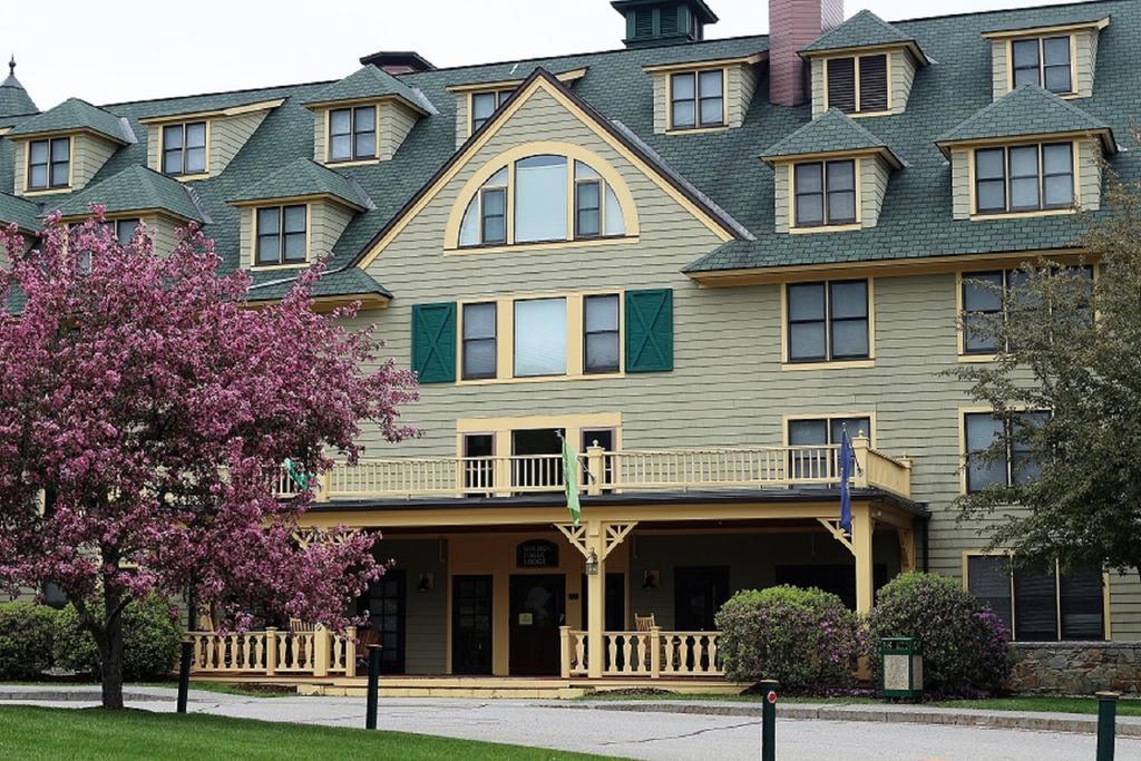 Golden Eagle Lodge Resort Waterville Valley Exterior photo